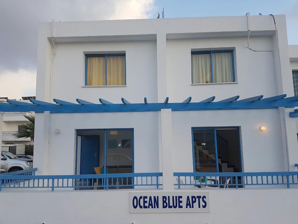 Ocean Blue Apartments 파포스 외부 사진